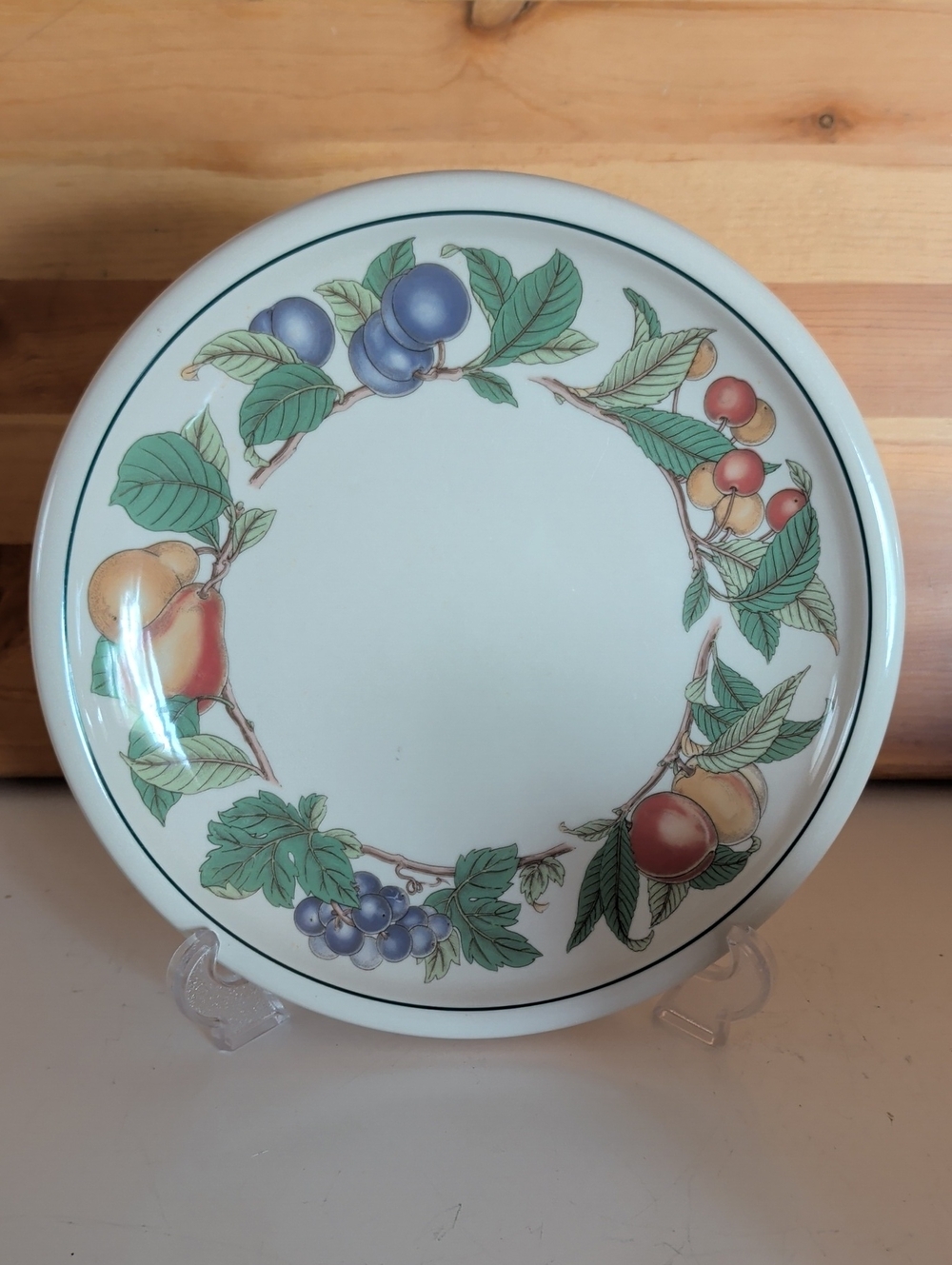 VTG. Epoch Wholesome, Dinner Plate - White with Multicolor Fruit.E211